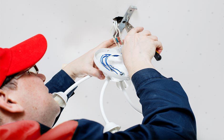 électricien de maintenance Montigny-le-Bretonneux